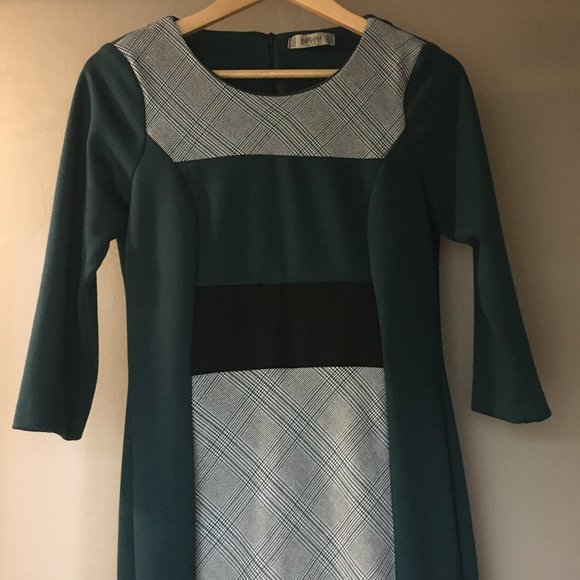Made in Italy 3/4 Sleeve Plaid Colourblock Shift Dress - Picture 10 of 16